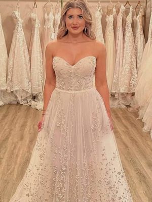 Breeze Wedding Dress by Naama Navipur